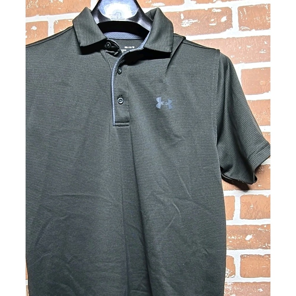 Under Armour Mens M Green Polo Shirt Short Sleeve Loose Fit Logo Sport Gulf Fish